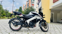 White Bajaj Pulsar NS 200 BS6