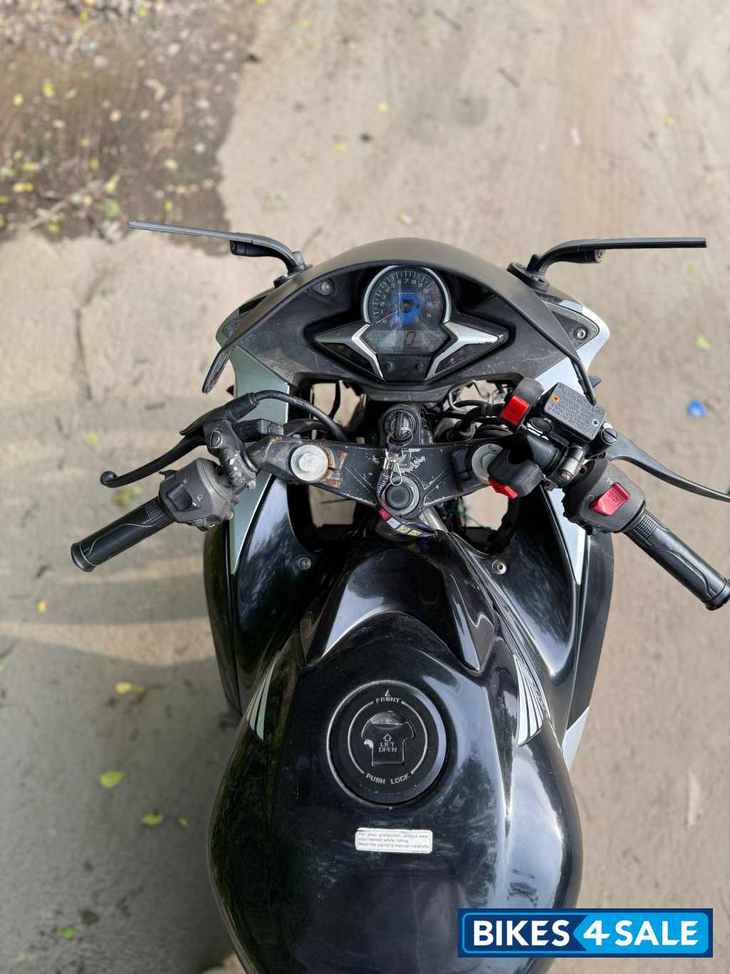 Black Honda CBR 250R