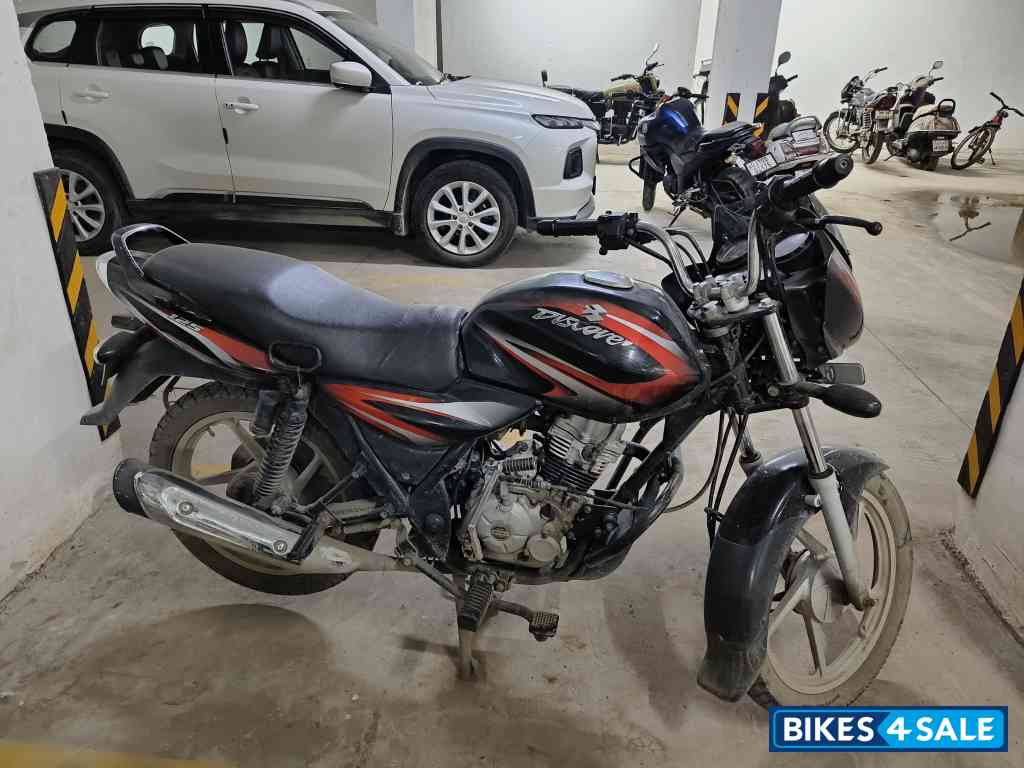 Red, Black Bajaj Discover 125 Red, Black Bajaj Discover 125