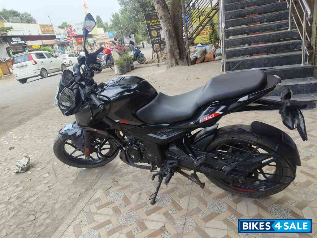 Bajaj Pulsar N160