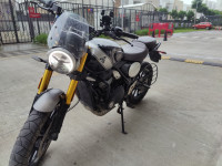 Triumph Scrambler 400 X