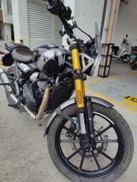 Triumph Scrambler 400 X