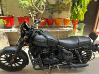 Yezdi Roadster Dark 2022 Model