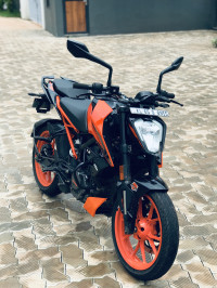 KTM Duke 200