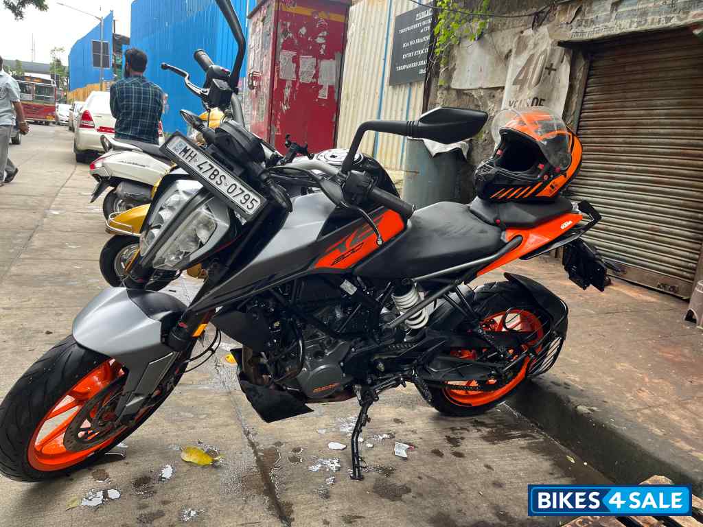 KTM Duke 200