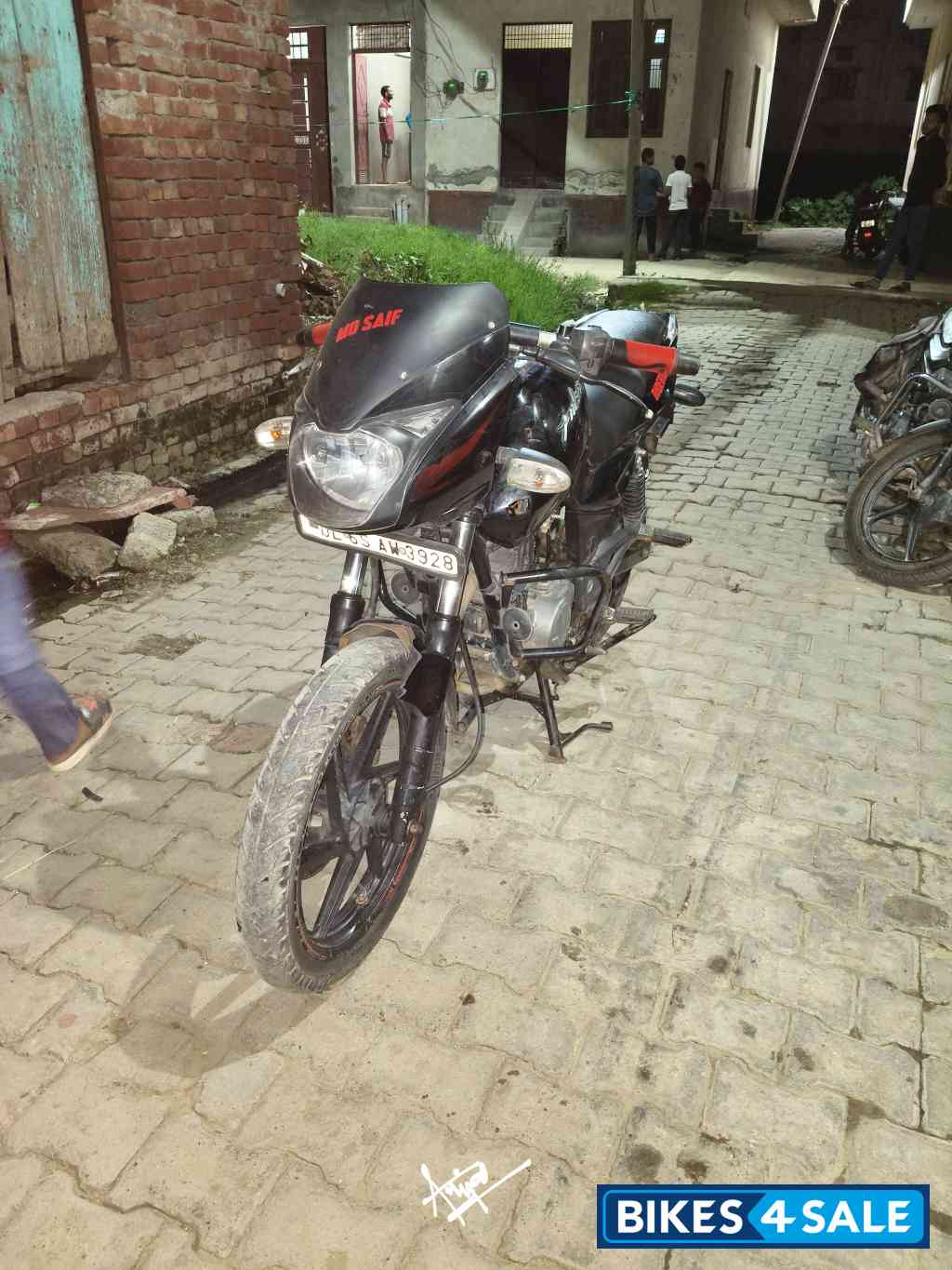 Black Bajaj Pulsar 180 DTSi
