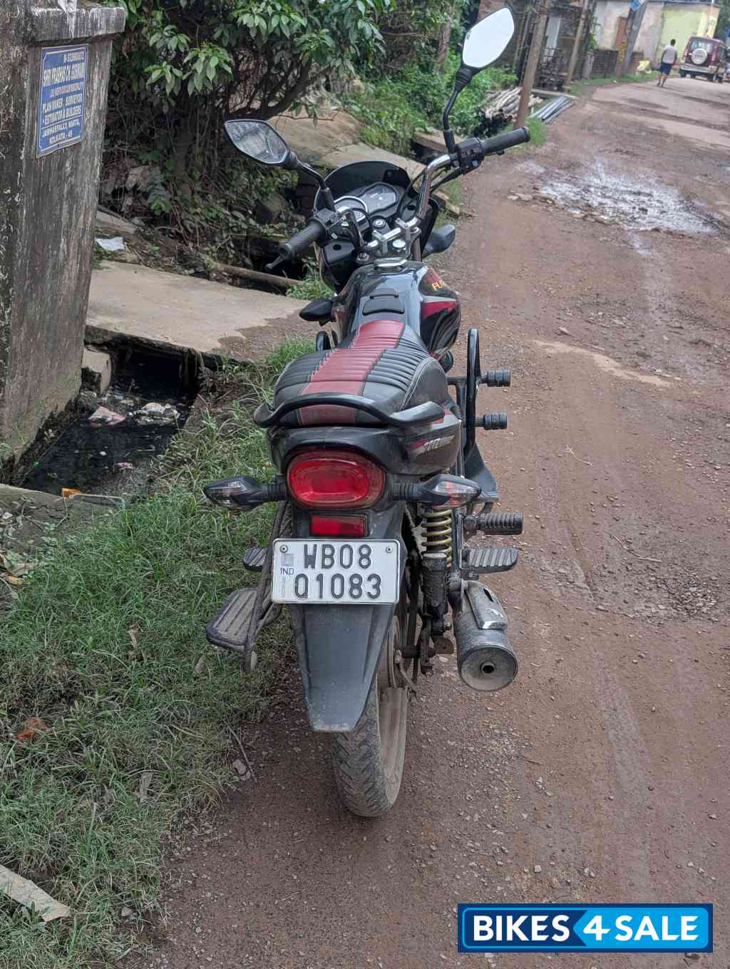 Maroon Bajaj Platina 110