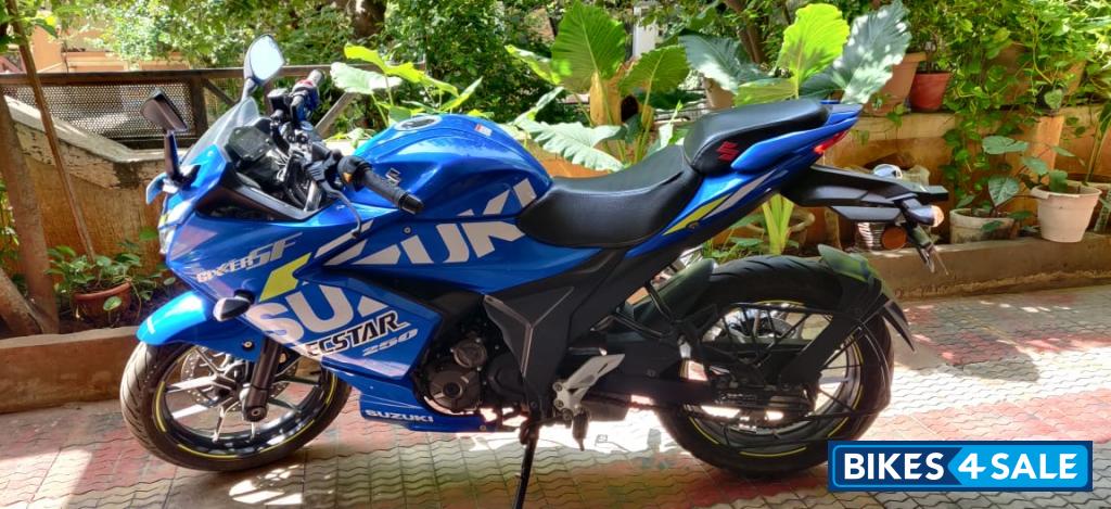 Mt Triton Blue Suzuki Gixxer SF 250 BS6
