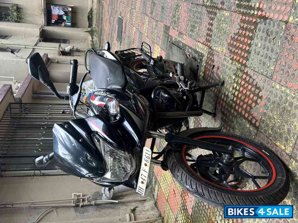 Bajaj Discover 150 F