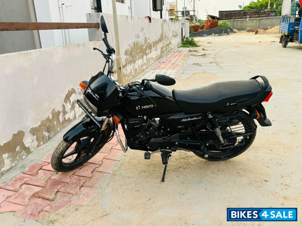 Black And Accent Hero Splendor Plus Black and Accent