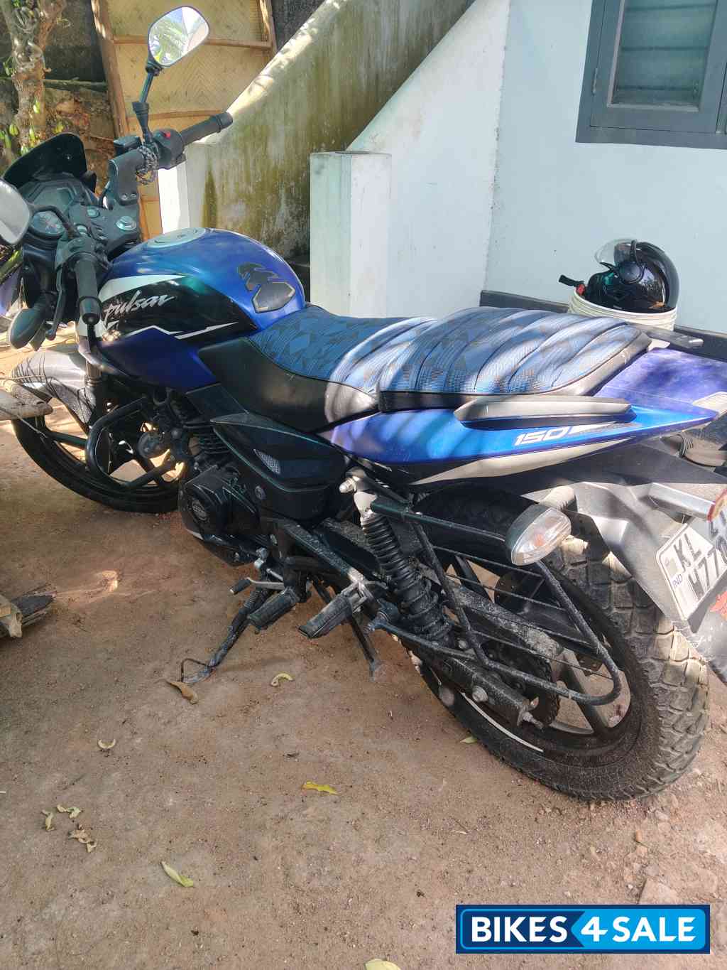 Blue Bajaj Pulsar 150 DTSi