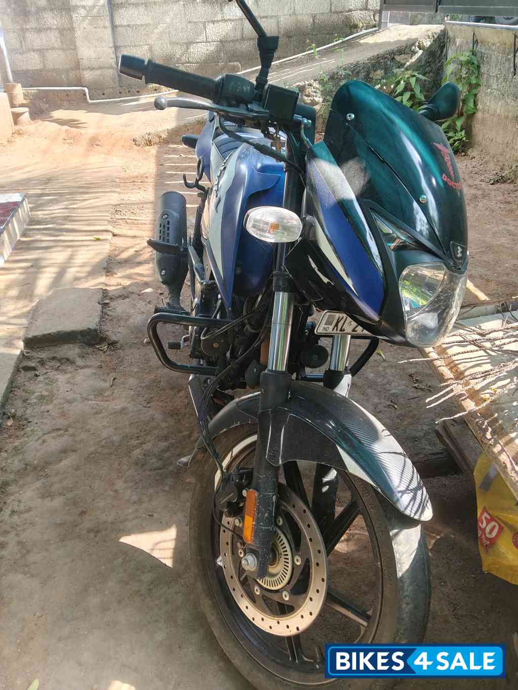Blue Bajaj Pulsar 150 DTSi Blue Bajaj Pulsar 150 DTSi