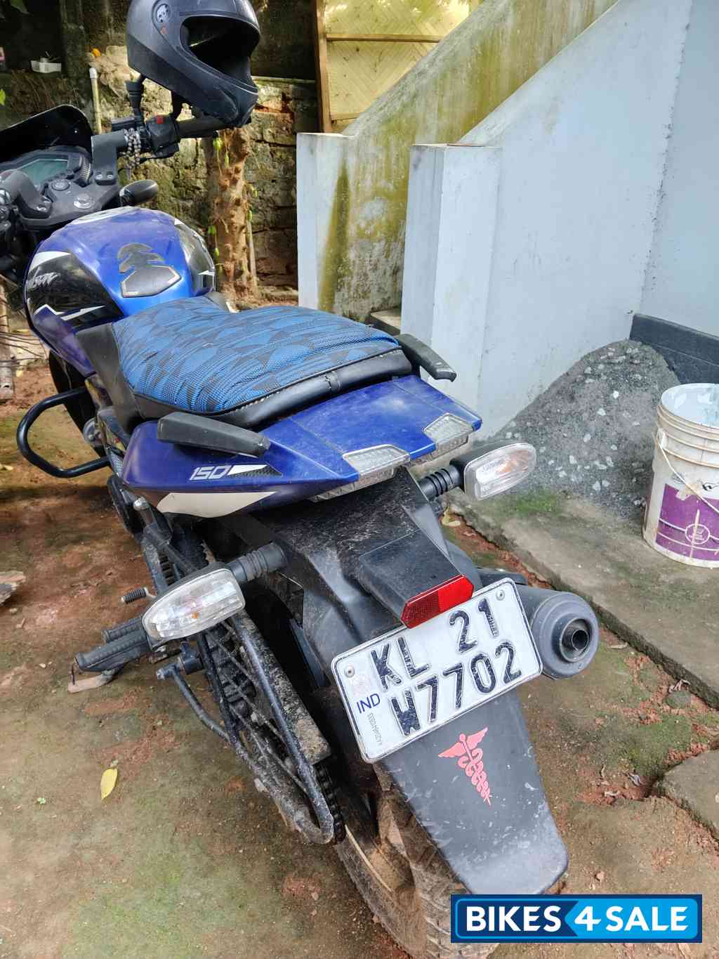 Blue Bajaj Pulsar 150 DTSi Blue Bajaj Pulsar 150 DTSi