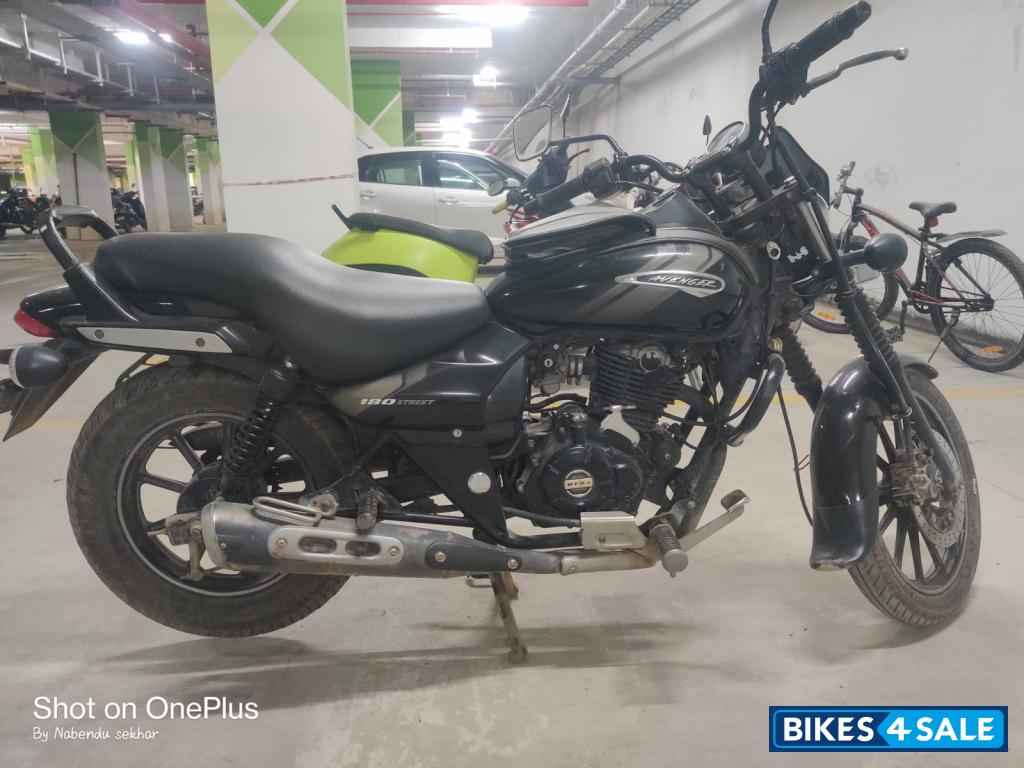 Bajaj Avenger 180 DTS-i