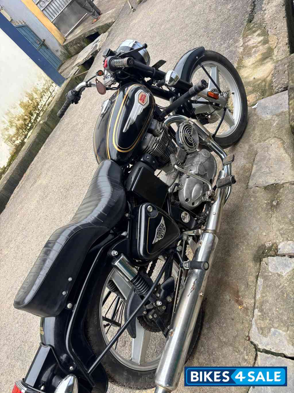 Black Royal Enfield Bullet 350