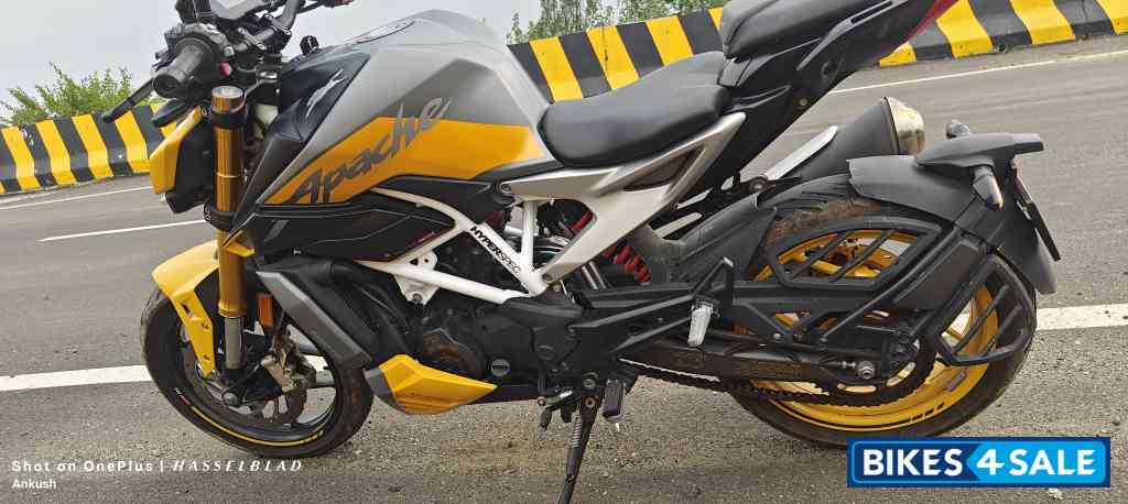 Fury Yellow TVS Apache RTR 310