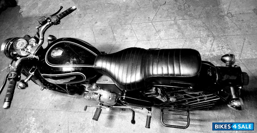 Black Royal Enfield Bullet Standard 500
