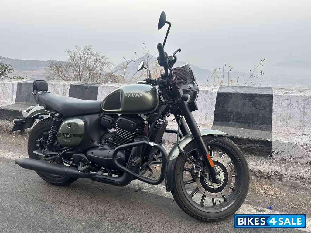 Jawa 42 Dual Channel ABS Cosmic Carbon