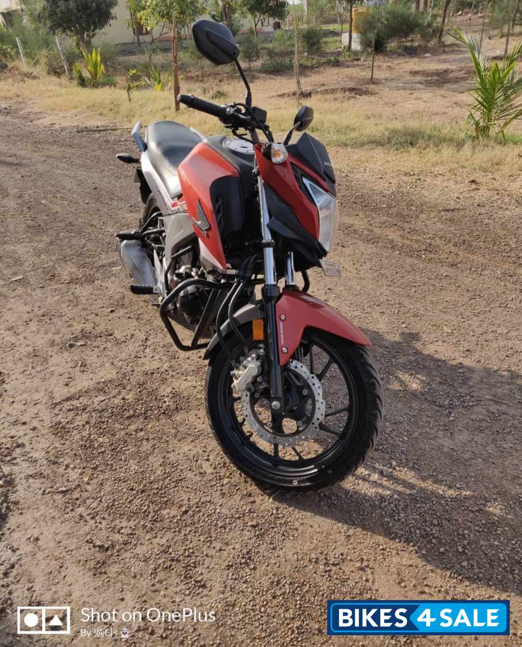 Neo Orange Honda CB Hornet 160R