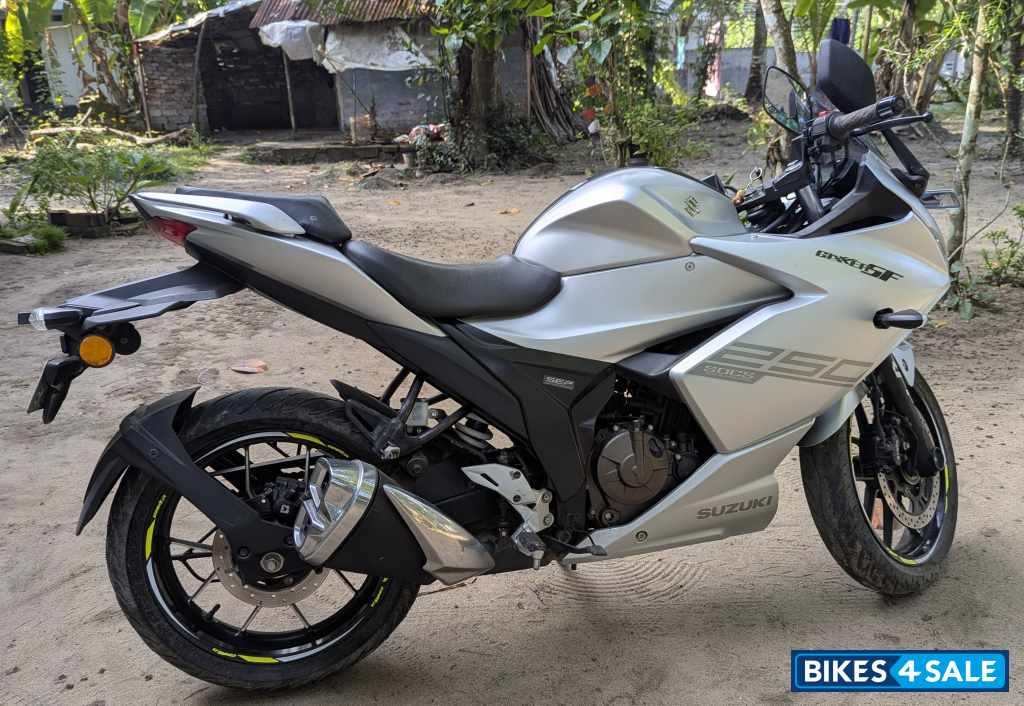 Suzuki Gixxer SF 250