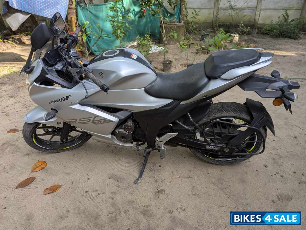 Suzuki Gixxer SF 250