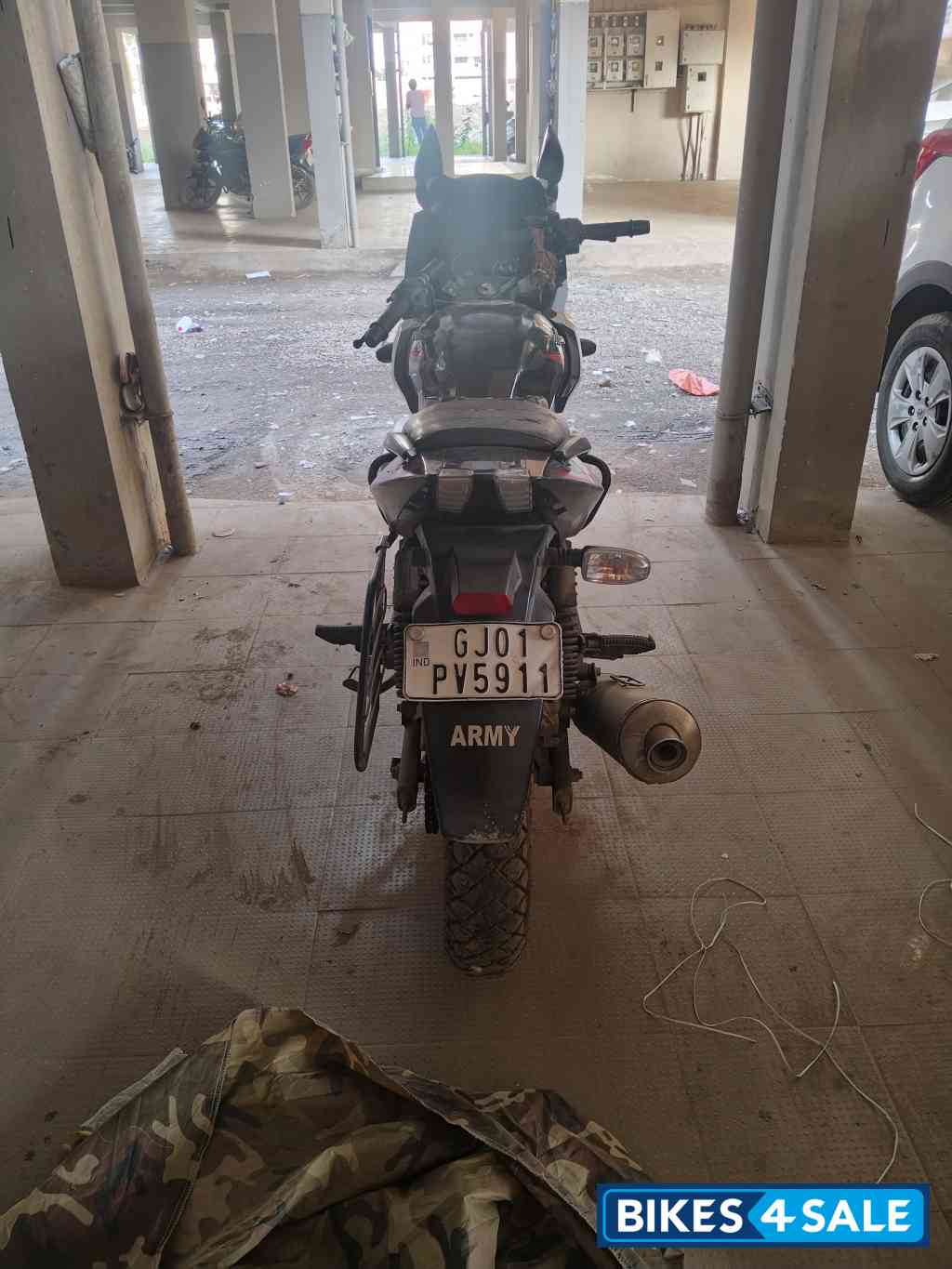 Bajaj Pulsar 220 DTSFi Bajaj Pulsar 220 DTSFi