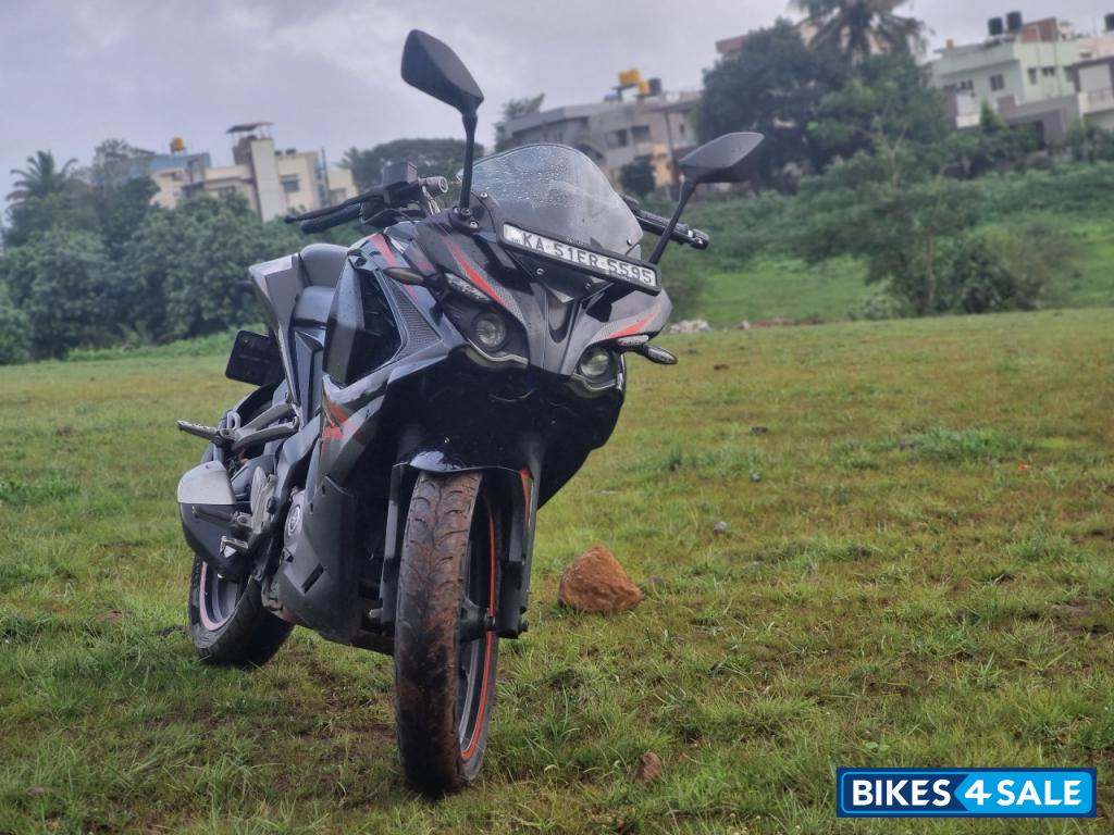Ebony Black Bajaj Pulsar RS 200 ABS
