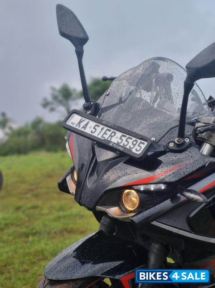 Ebony Black Bajaj Pulsar RS 200 ABS