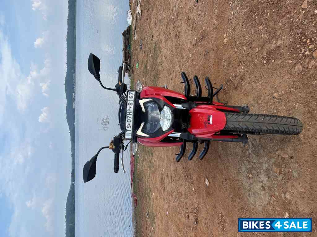 Red TVS Apache RTR 160 4V