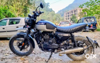 Yezdi Scrambler Dual Tone 2022 Model