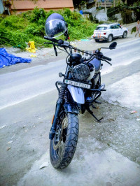 Yezdi Scrambler Dual Tone