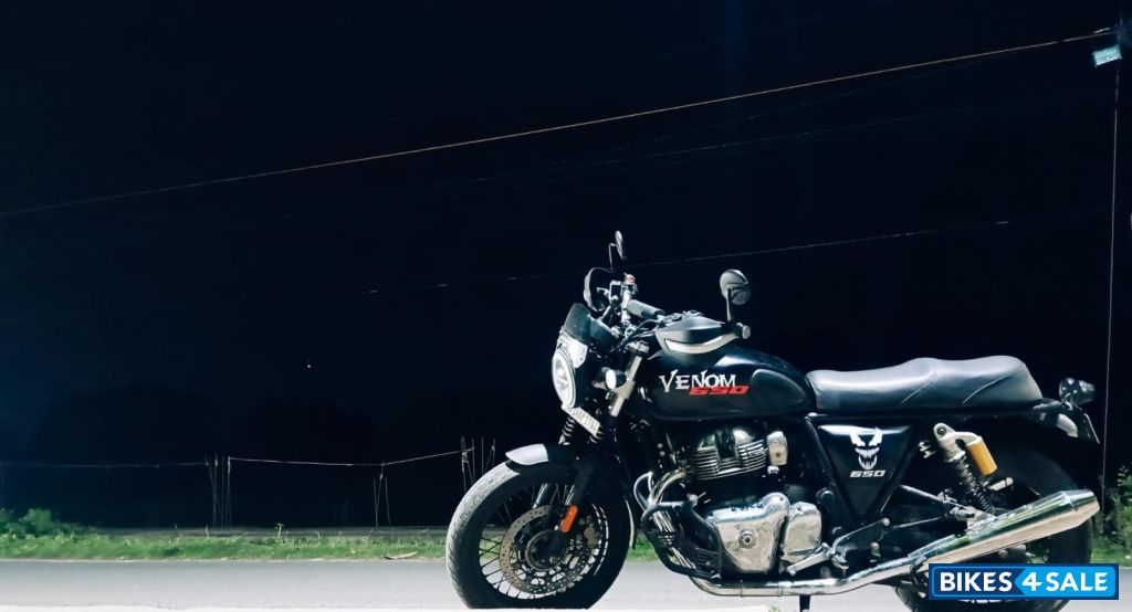 Black Royal Enfield Interceptor 650 Twin