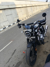 Black Royal Enfield Interceptor 650 Twin