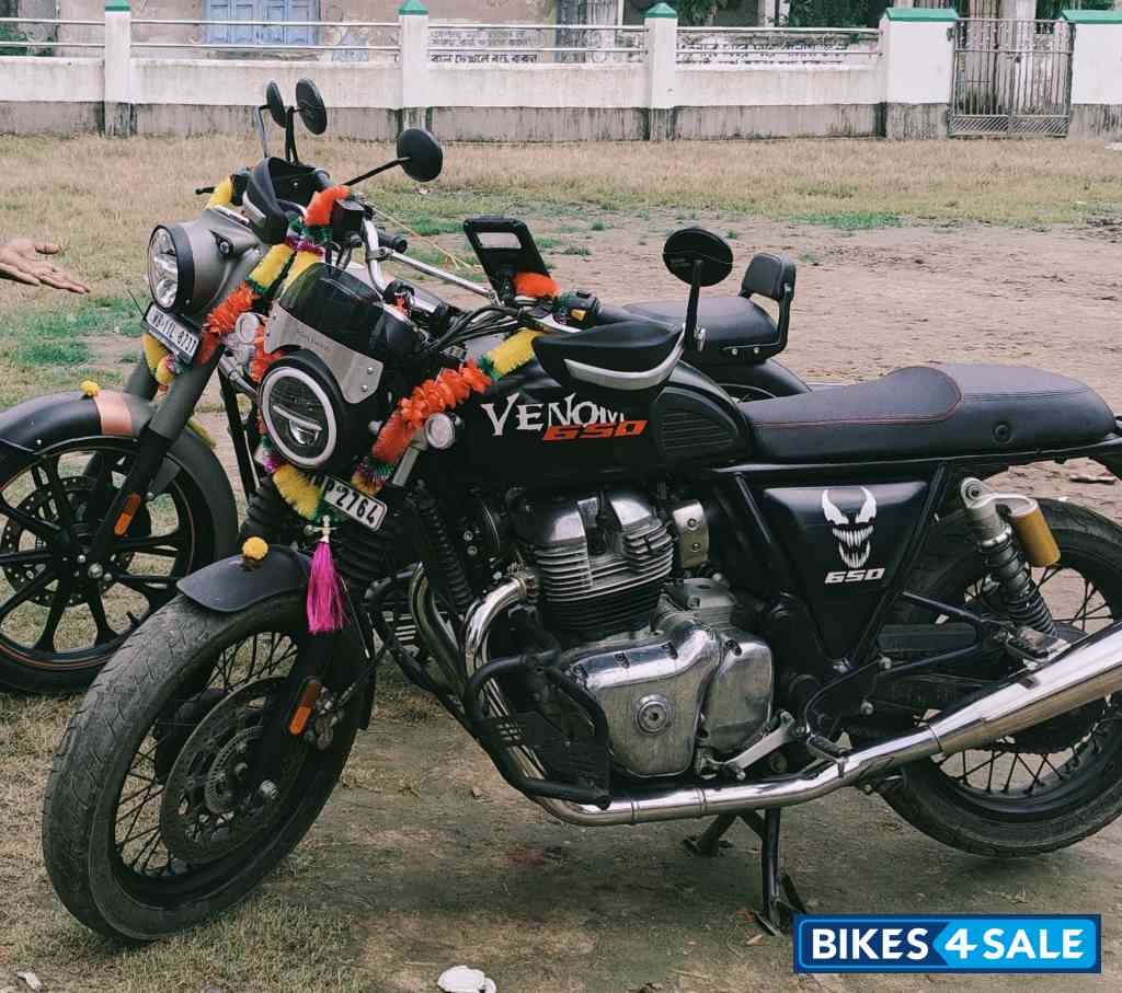 Black Royal Enfield Interceptor 650 Twin