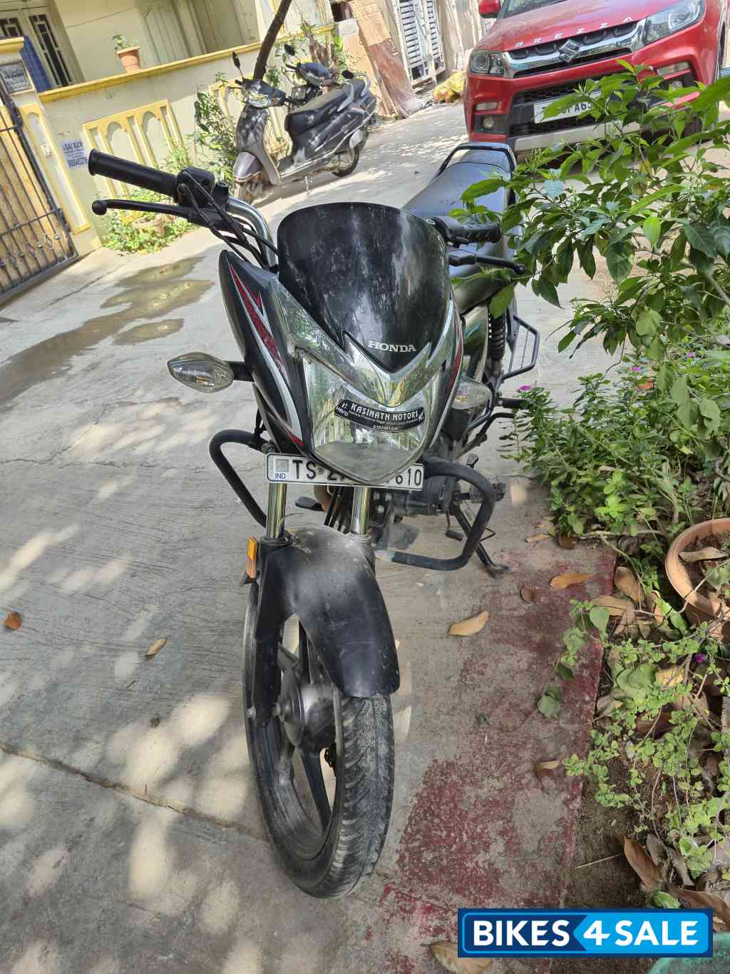 Black Honda Shine 125 Drum