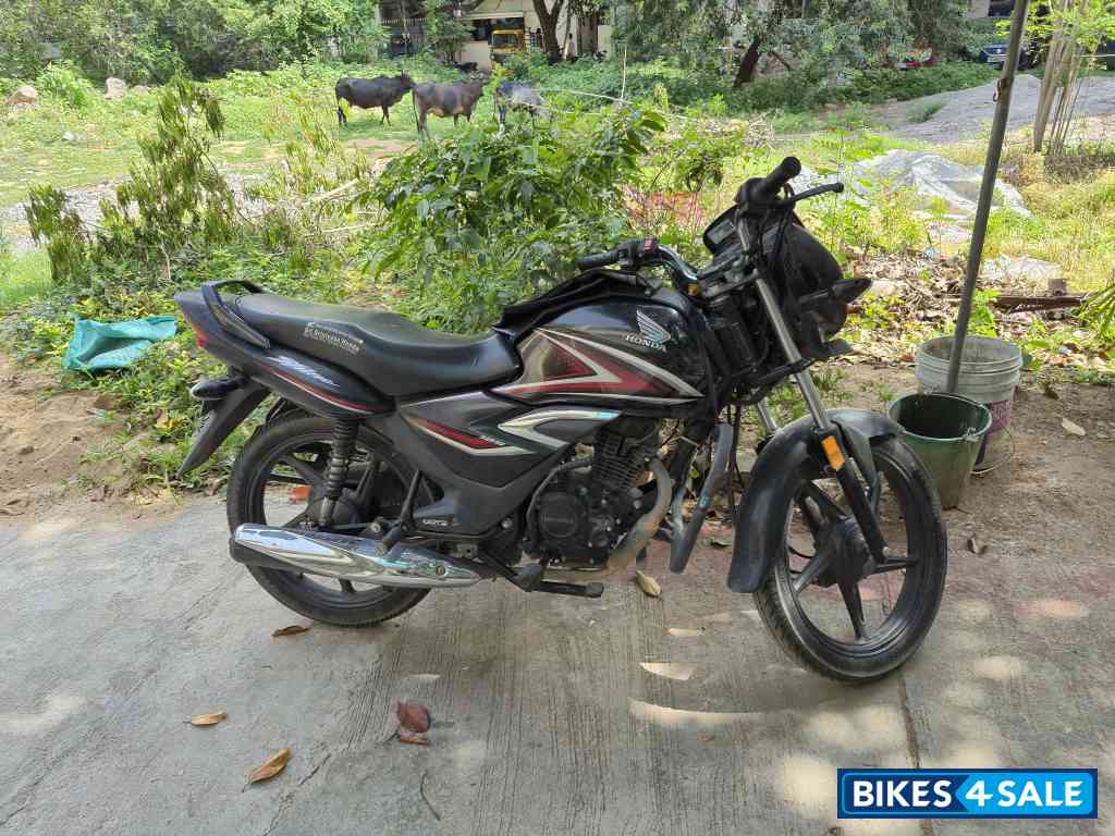 Black Honda Shine 125 Drum