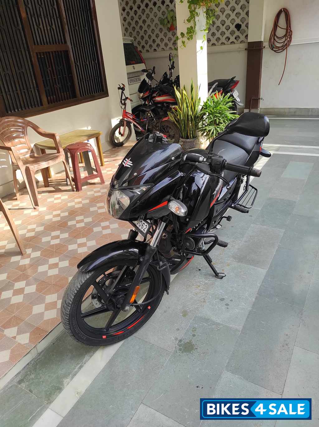 Black With Red Lining Bajaj Pulsar 125 Split Seat