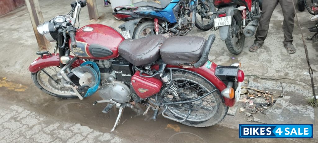 Chestnut Royal Enfield Classic 350