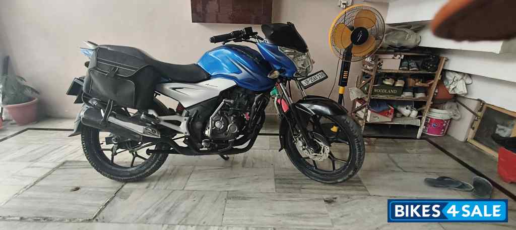 Blue Bajaj Discover 125 ST