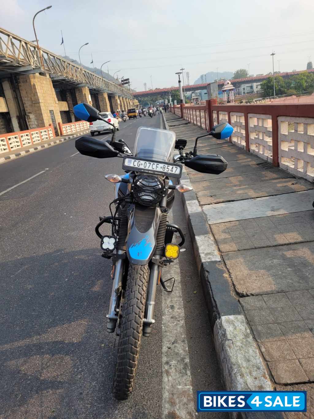 Blue Hero Xpulse 200 4V