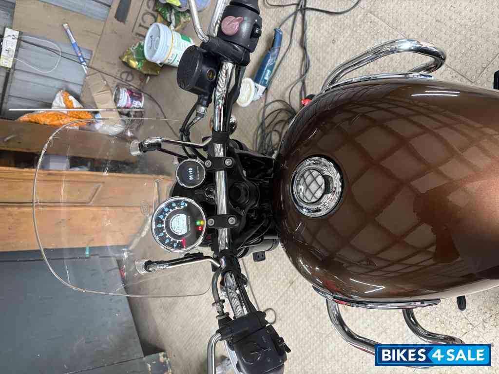 Royal Enfield Meteor 350 Supernova