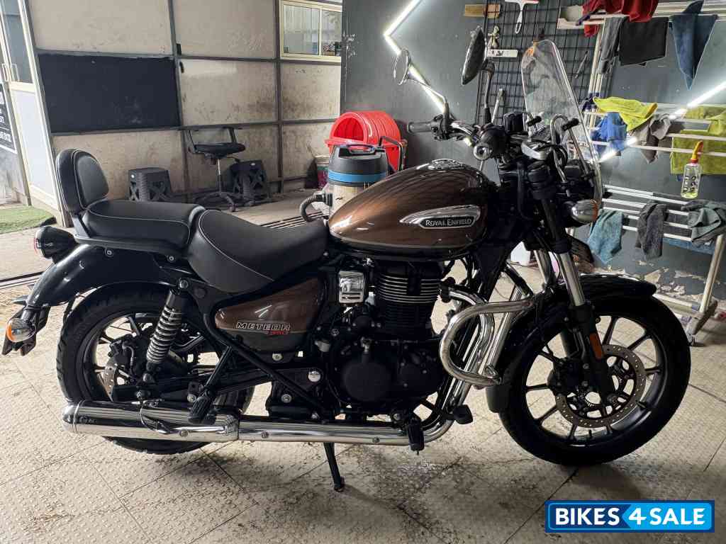 Royal Enfield Meteor 350 Supernova