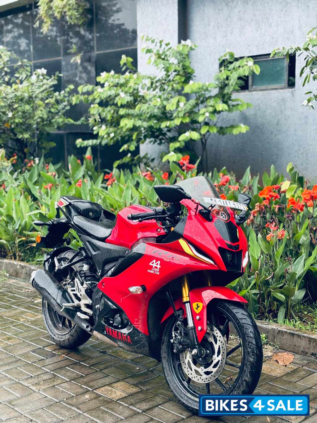 Yamaha R15 V4