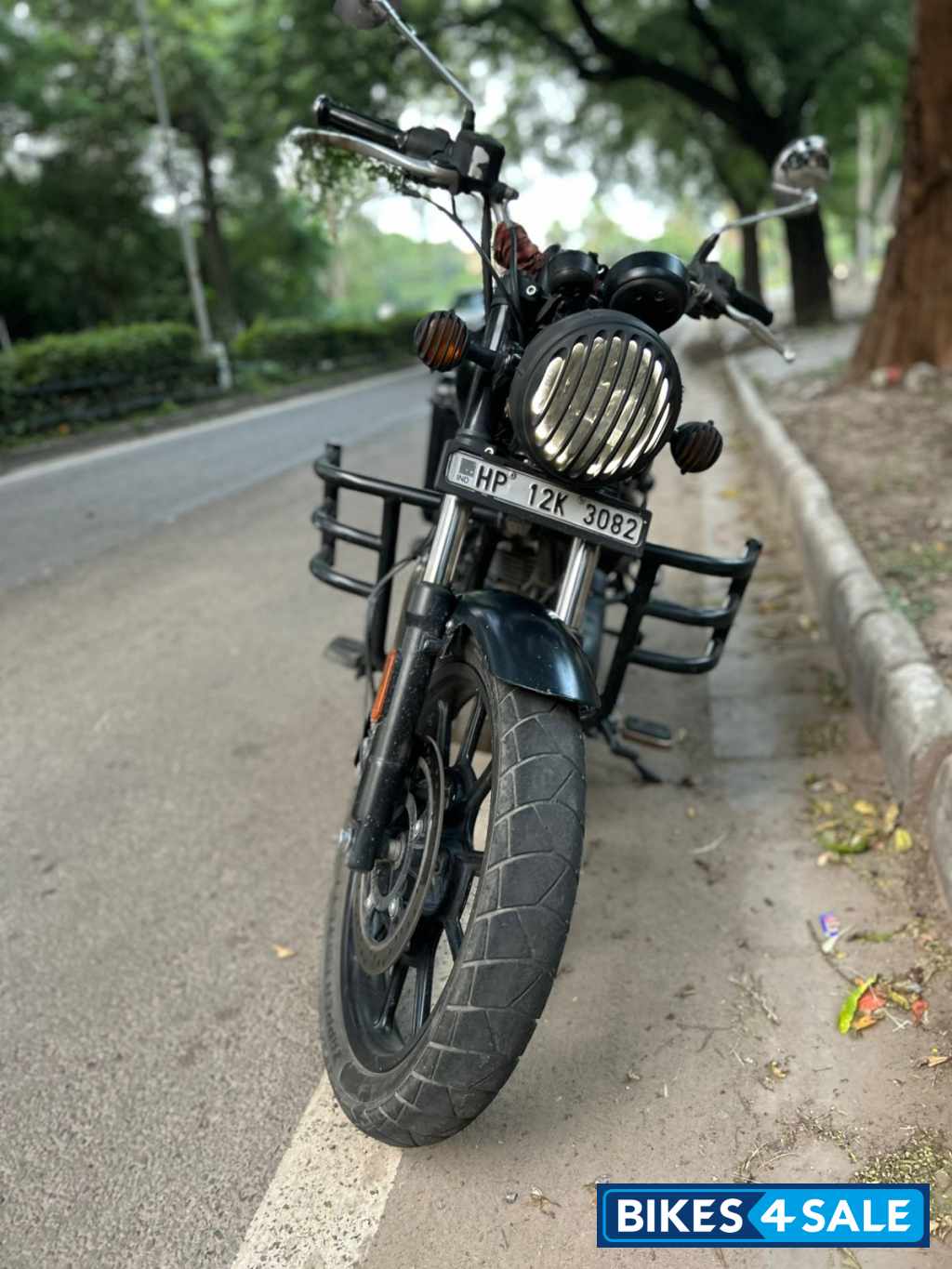 Mat Black Royal Enfield Meteor 350 Stellar