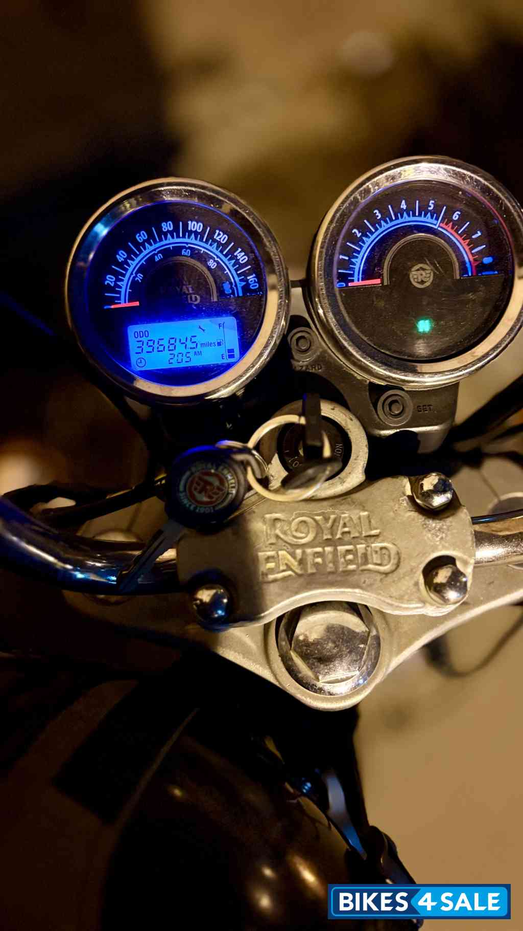 Black Royal Enfield Thunderbird 350