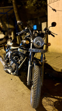 Black Royal Enfield Thunderbird 350