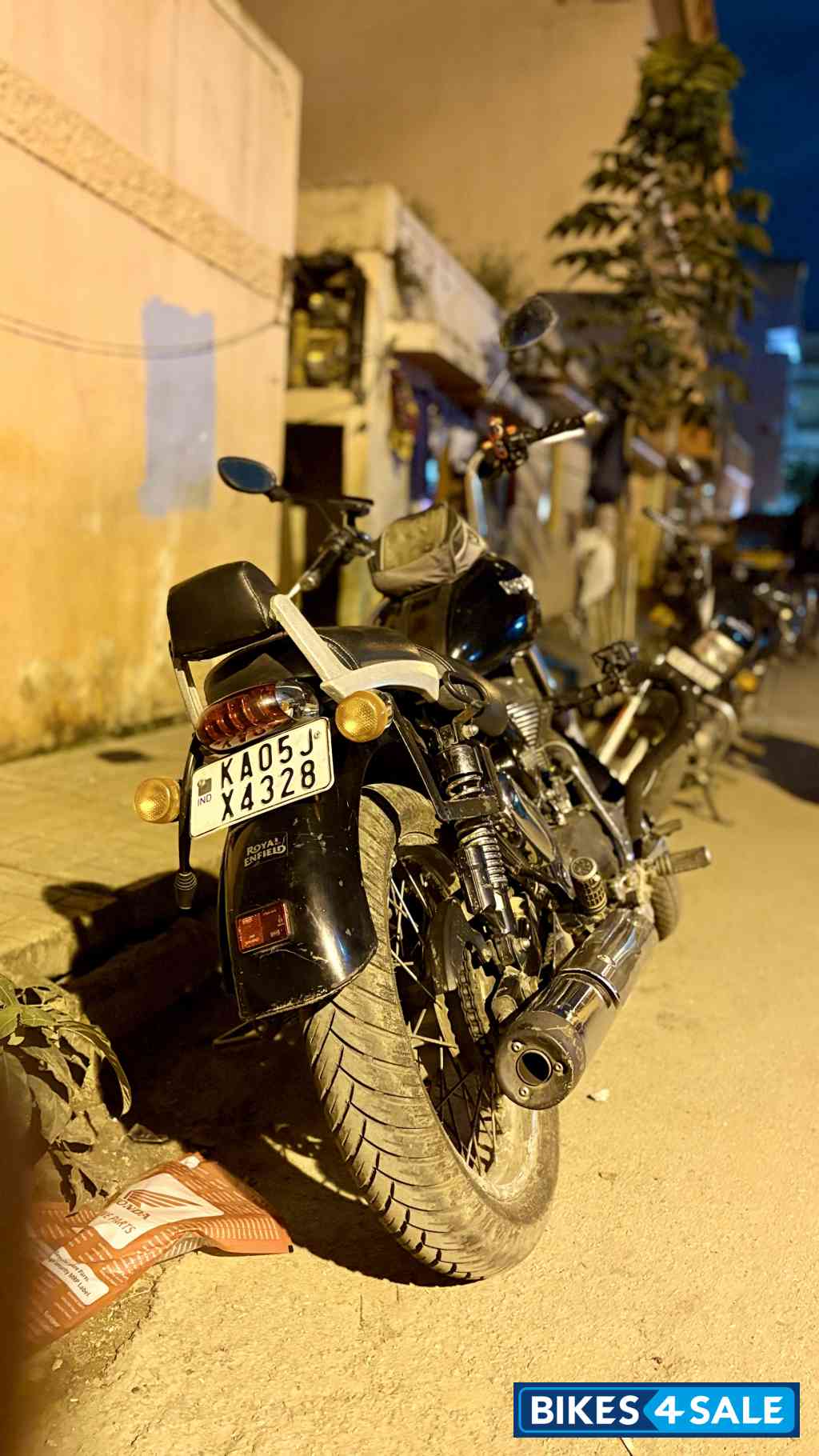 Black Royal Enfield Thunderbird 350