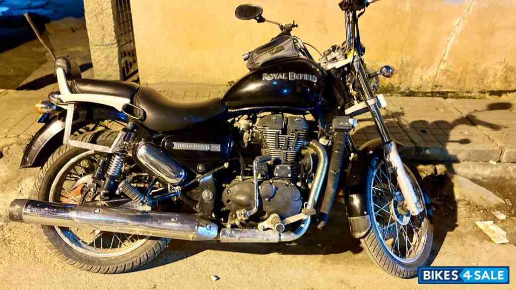 Black Royal Enfield Thunderbird 350