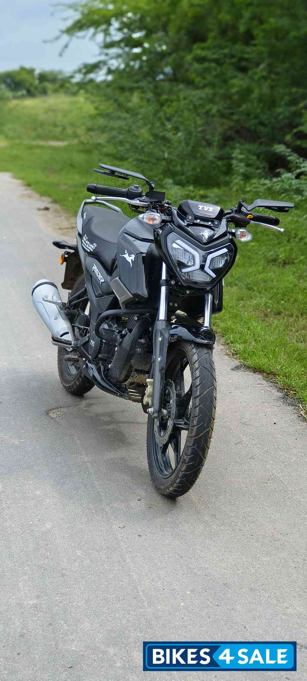 TVS Raider iGO