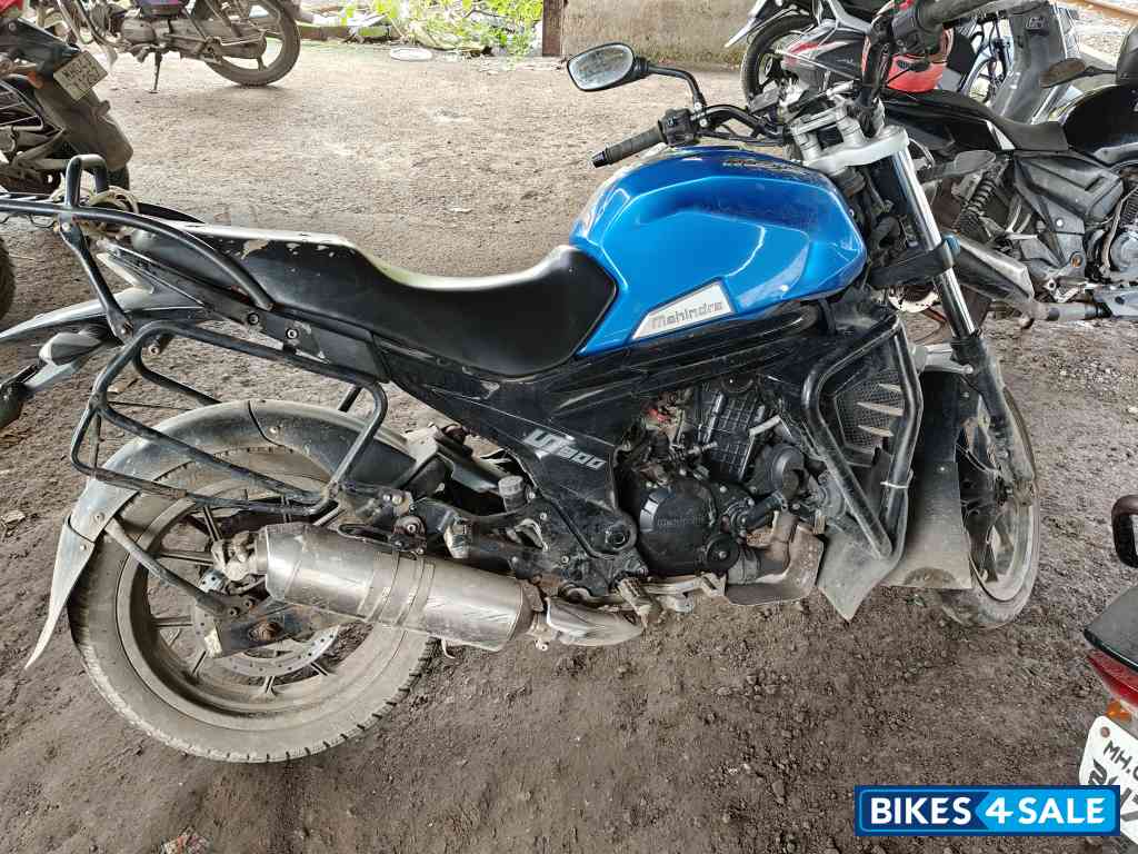 Blue Mahindra Mojo UT 300 Blue Mahindra Mojo UT 300